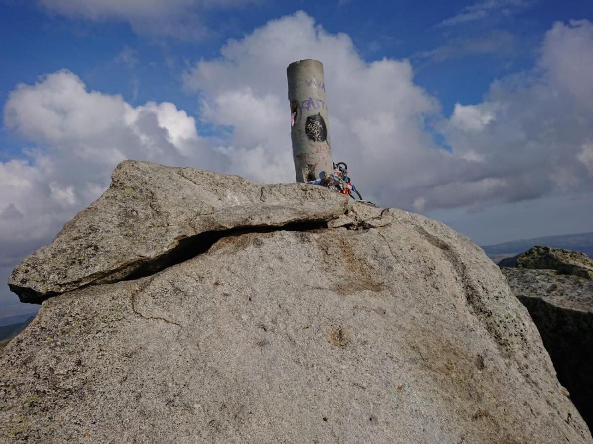 Affittacamere Artesano I Y III Navarredonda Esterno foto
