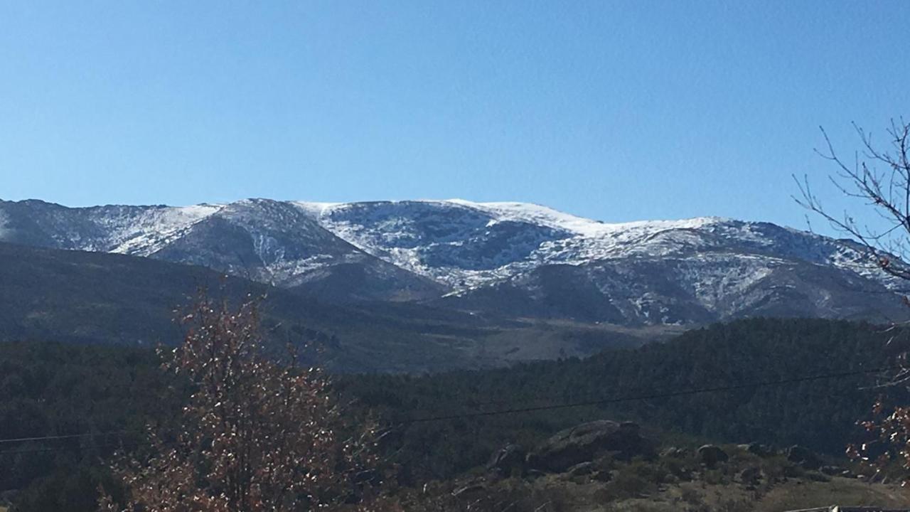 Affittacamere Artesano I Y III Navarredonda Esterno foto