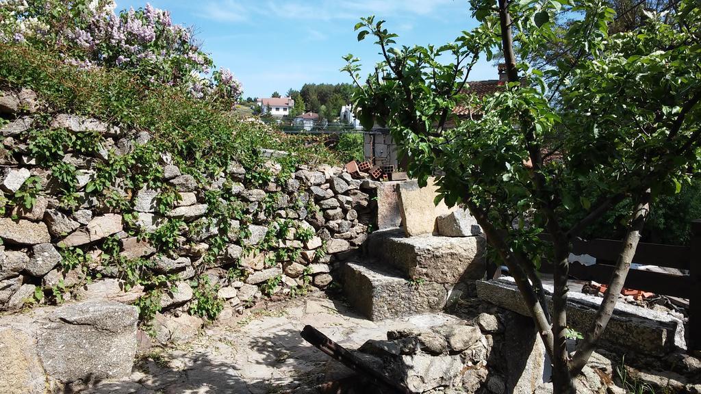 Affittacamere Artesano I Y III Navarredonda Esterno foto