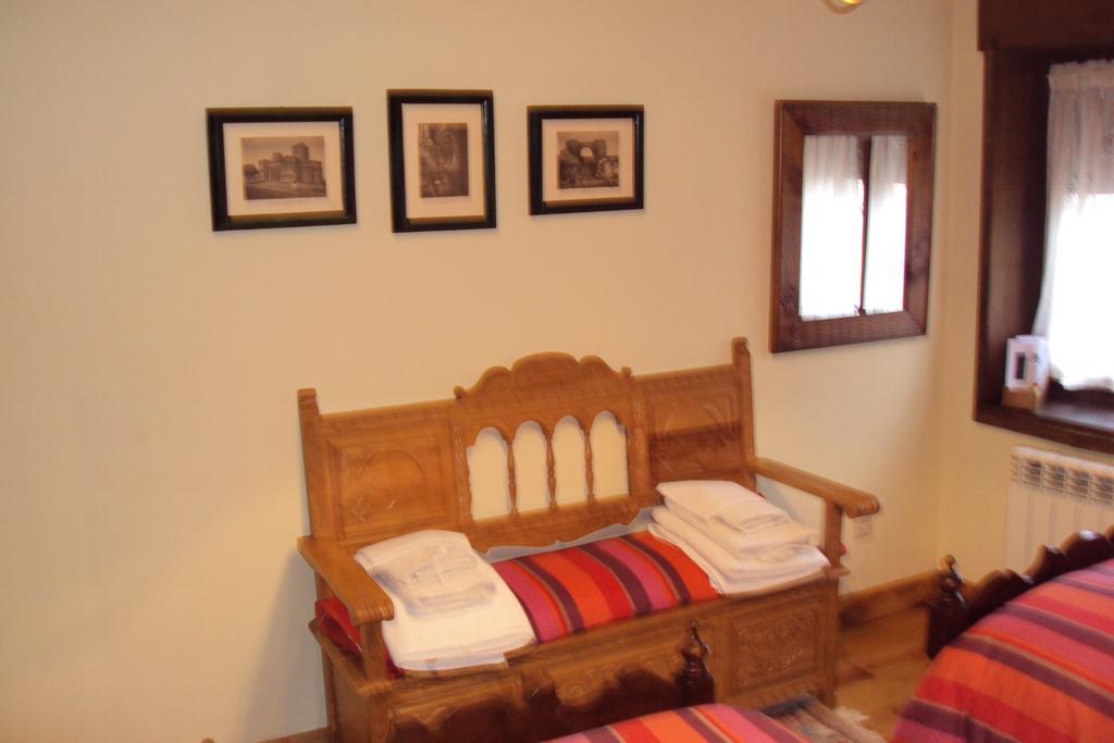 Affittacamere Artesano I Y III Navarredonda Esterno foto