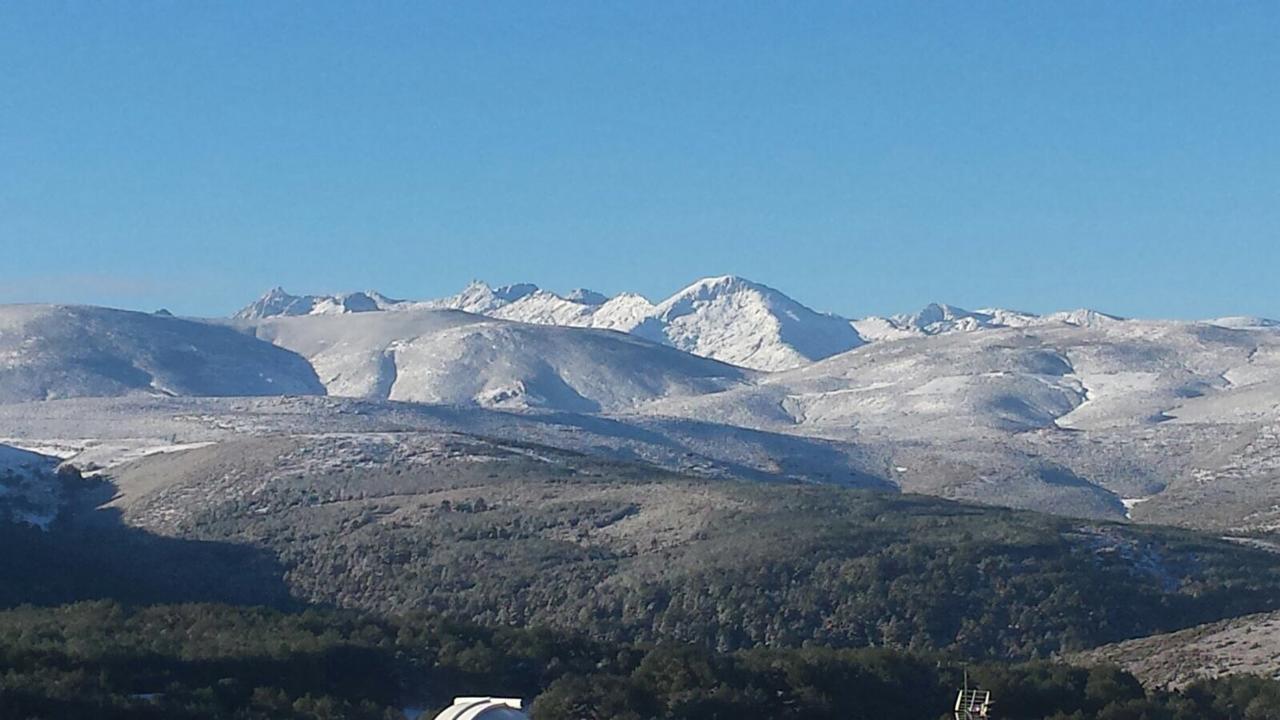 Affittacamere Artesano I Y III Navarredonda Esterno foto