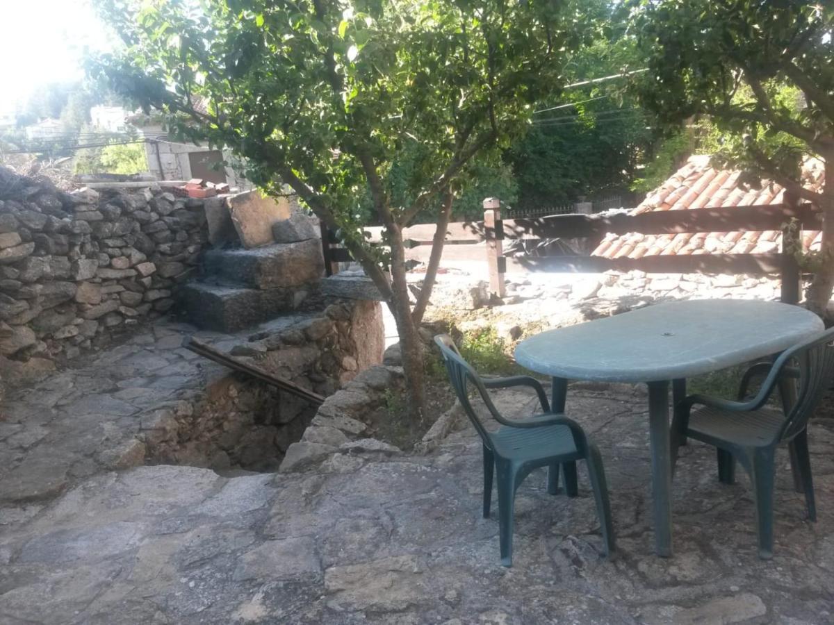 Affittacamere Artesano I Y III Navarredonda Esterno foto
